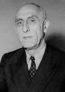 دکتر محمد مصدق حقوقدان و نخست وزیر قانونی ایران که لایحه ی استقلال کانون وکلا را در مجلس پیشنهاد نمود .